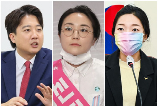 (왼쪽부터) 이준석 국민의힘 대표, 신지예 전 여성정치네트워크 대표, 강민진 전 청년정의당 대표. <연합뉴스>